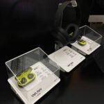 Display de balcão e mesa para produtos eletrônicos pequenos