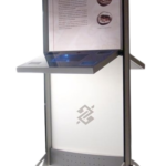 Expositor de chão temático e móvel