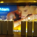 Display com Led de chão HStern - Jóais